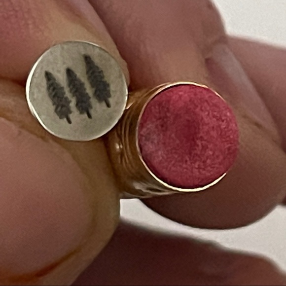 Tiny pine tree stud earrings - Picture 5 of 5